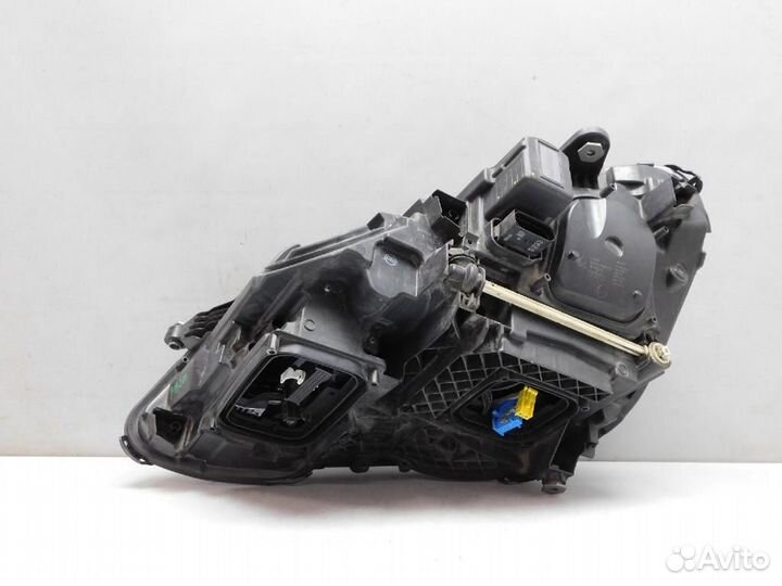 Фара правая Mercedes-Benz E-Class