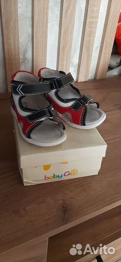 Сандали новые