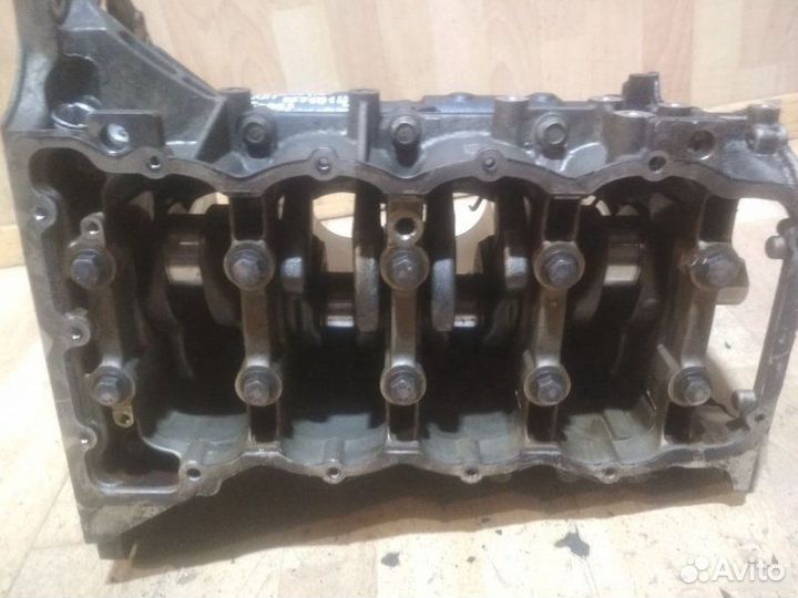 Блок цилиндров с коленвалом Opel Insignia