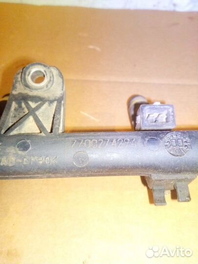 Рампа топливная Renault Logan