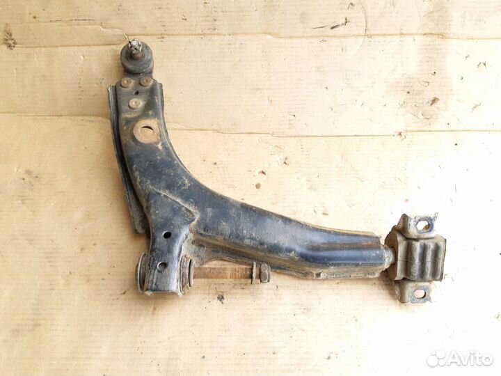 Рычаг передний Шевроле Ланос