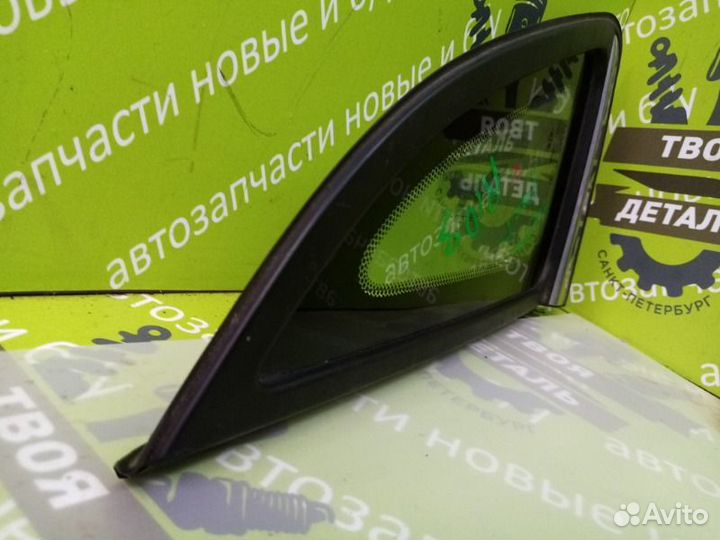 Стекло кузовное глухое заднее левое Kia Rio 3