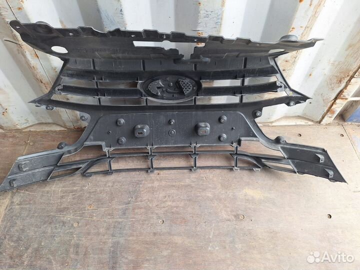 Решетка радиатора на LADA Granta FL бу оригинал