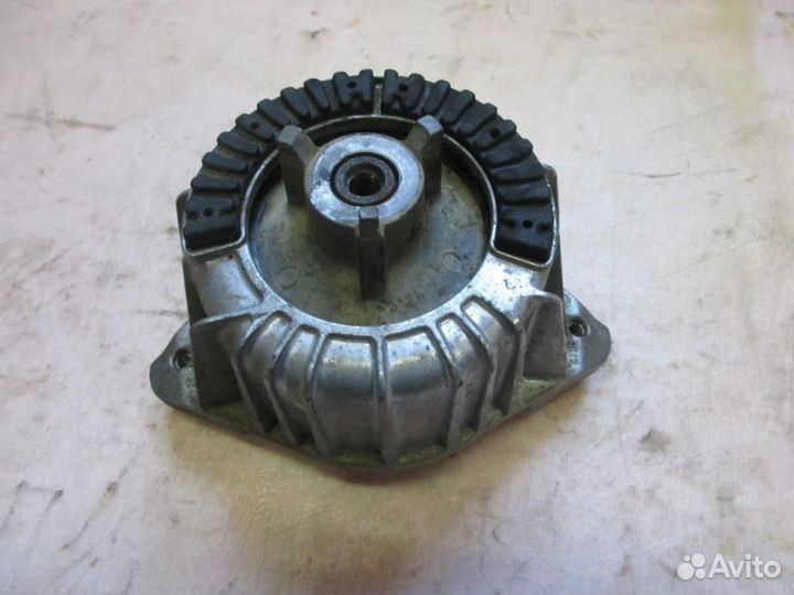 Опора двигателя w204 C-class 646.811 10.2007