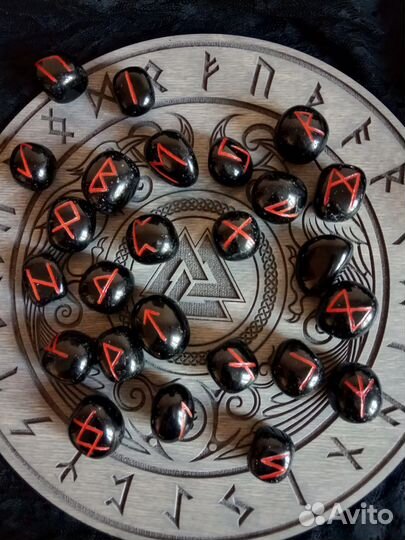 Скандинавские руны ручной работы
