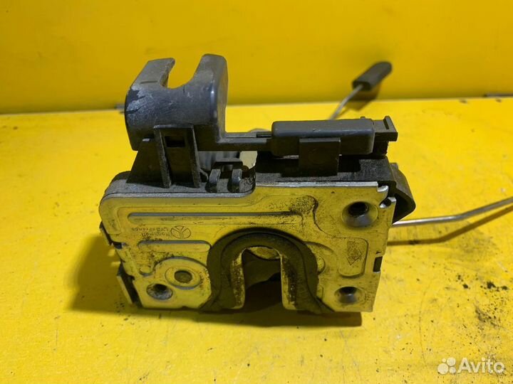 Замок двери передней правой Renault Sandero 2009-2