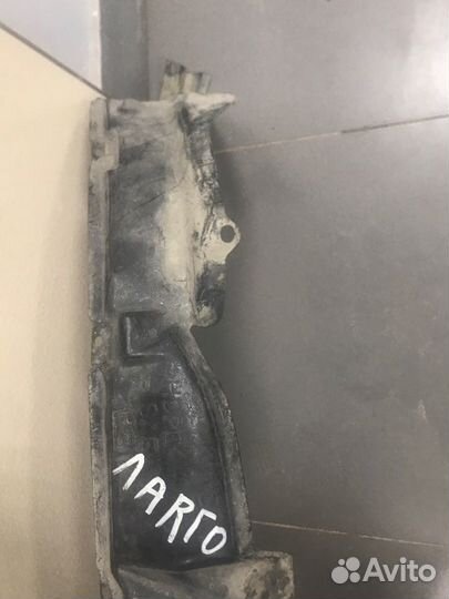 Подкрылок передний правый Nissan Largo CW30 CD20TI