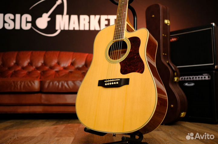 Акустическая гитара