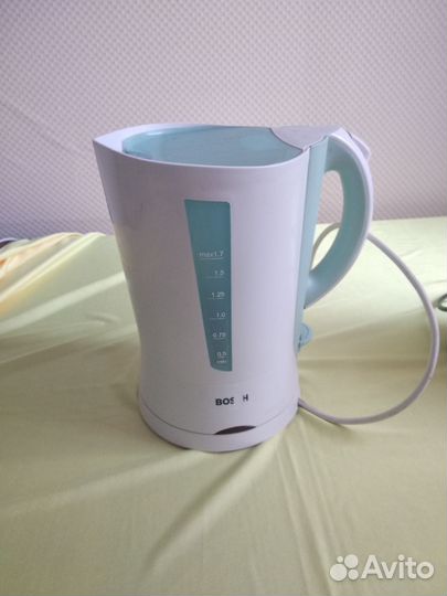 Чайник электрический и кастрюля