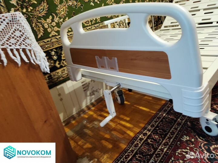 Медицинская кровать E-17B для инвалидов