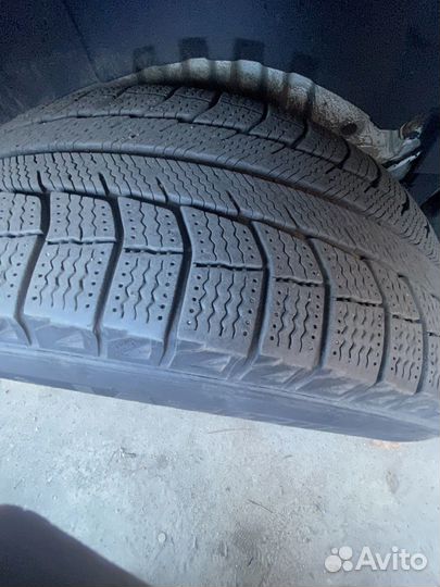 Michelin X-Ice 235/65 R17