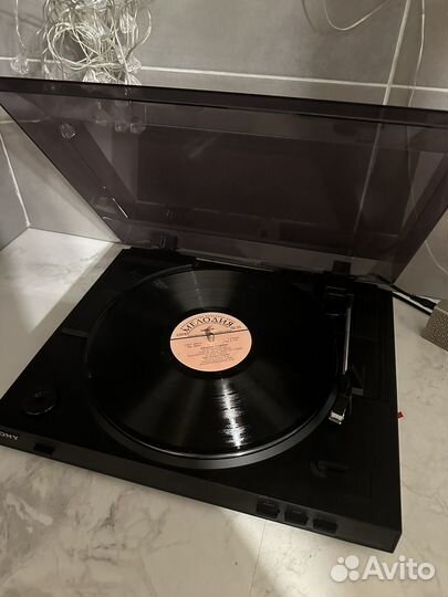 Проигрыватель виниловых дисков Sony PS-LX300USB