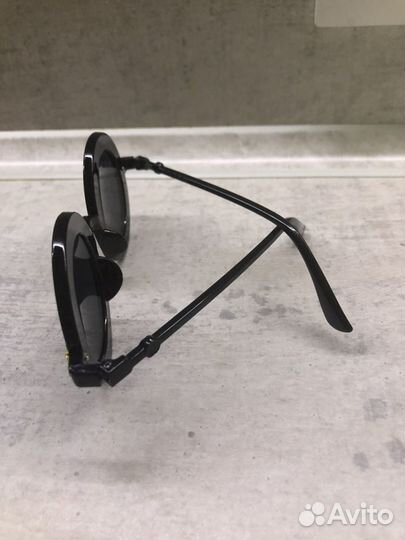 Очки солнцезащитные