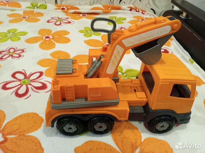 Экскаватор игрушка
