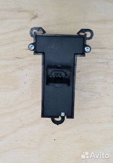 Кнопка включ аварийного сигнала Mazda 3 bl рест