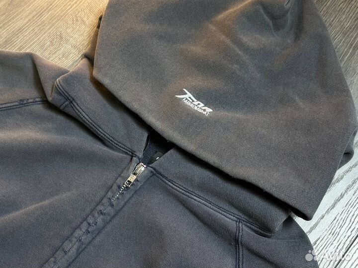 Zip hoodie / Зип худи FAR from what