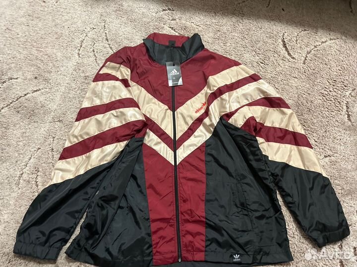 Мужской спортивный костюм в стиле 90х