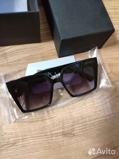 Очки солнцезащитные