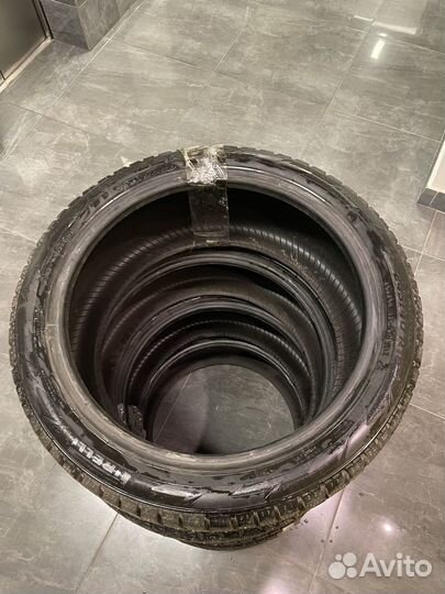 Pirelli Ice Zero 225/45 R18 и 245/40 R18