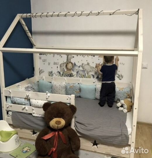 Кровать домик