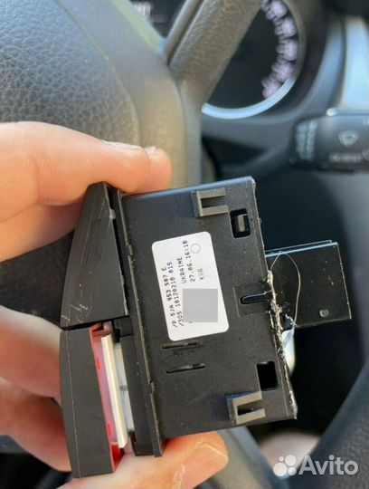 Кнопка аварийки Skoda rapid