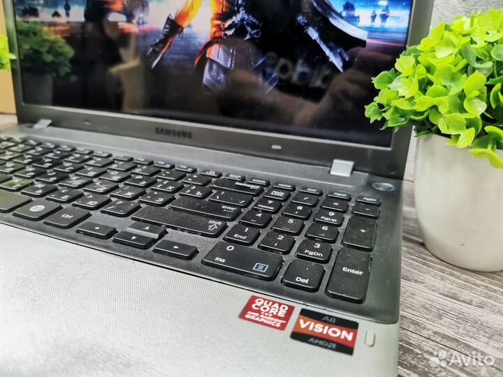 Ноутбук Samsung /AMD A8/8GB/SSD/7640G