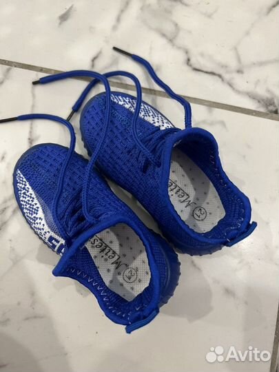 Кроссовки для девочки и мальчика 21 размер