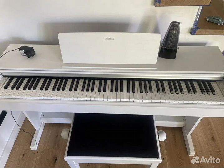 Электронное пианино yamaha
