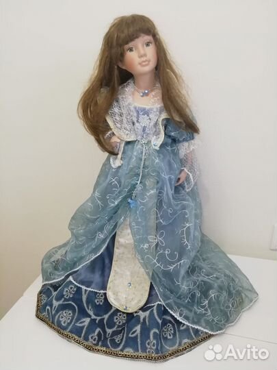 Кукла фарфоровая большая