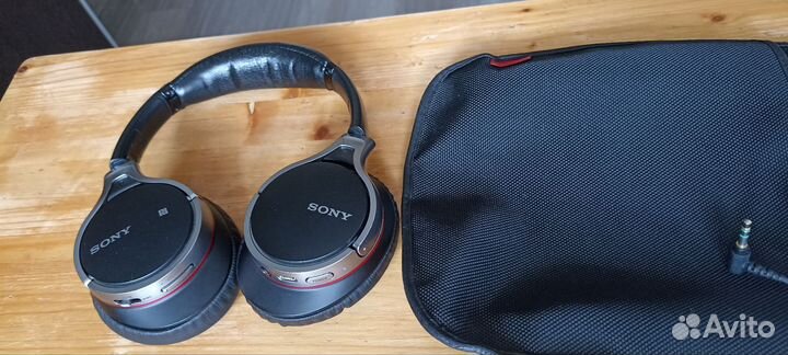 Беспроводные наушники Sony MDR-10RBT