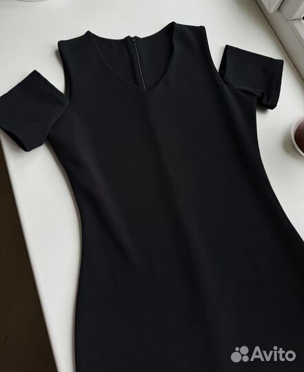 Классическое черное платье мини