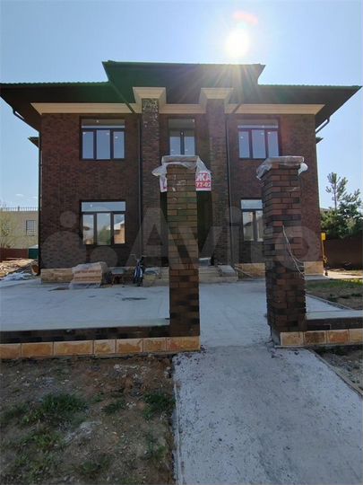 Дом 308 м² на участке 9,3 сот.
