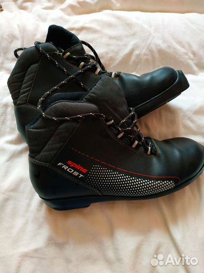 Лыжные ботинки