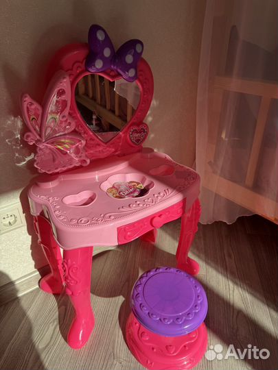 Детский туалетный столик с музыкой и аксессуарами