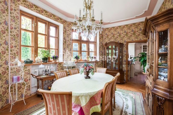 Дом 432,2 м² на участке 16,5 сот.