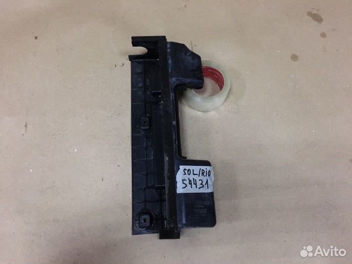 Дефлектор радиатора левый Hyundai Solaris 2