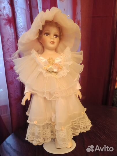 Кукла фарфоровая коллекционная