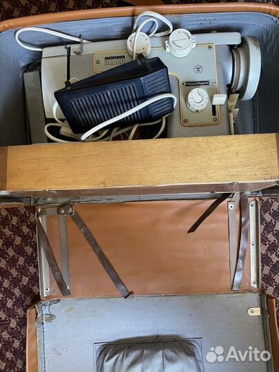 Швейная машина Подольск 142