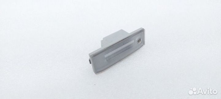Плафон подсветки номера правый Kia Seltos SP2 G4NH