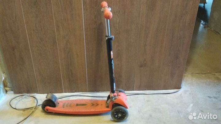 Самокат Y-scoo