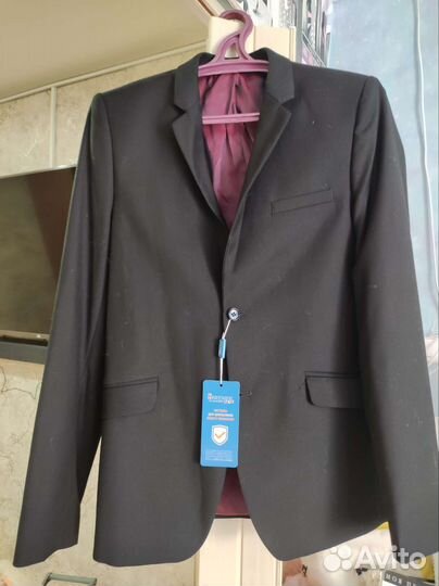 Школьный костюм (новый)