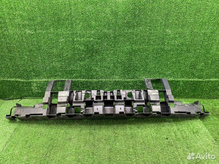 Кронштейн бампера задний Jeep Grand Cherokee 5553