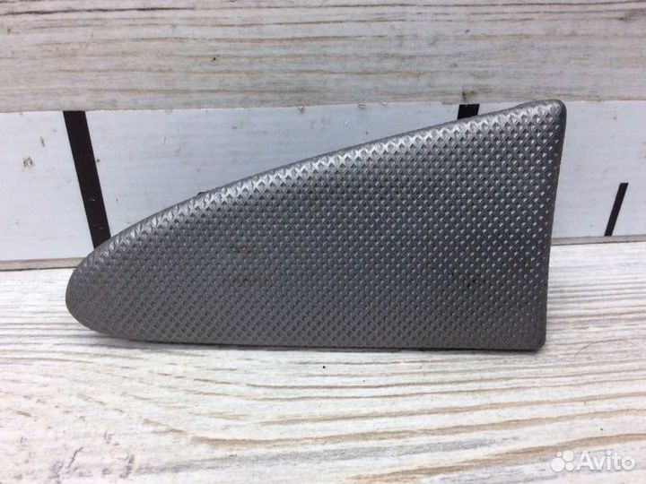 Накладка декоративная левая Mitsubishi Outlander