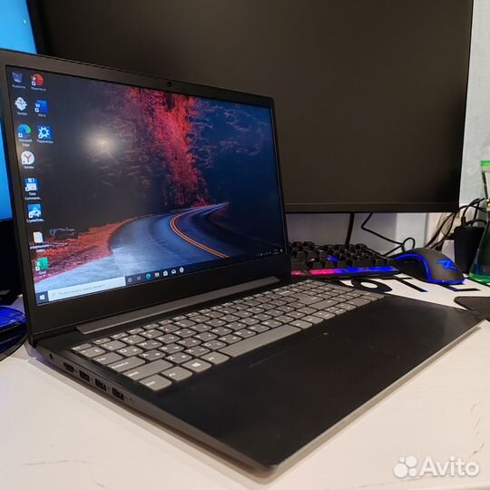 Мощный ноутбук lenovo SSD 3.1GHZ full HD