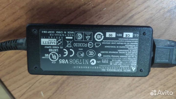 Блок питания ADP 19В-2.1А