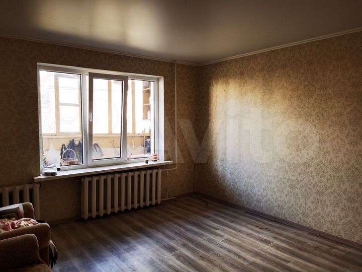 3-к. квартира, 65 м², 1/3 эт.