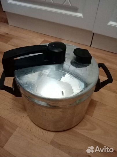 Скороварка СССР 6л,посуда