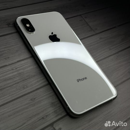 iPhone Xs, 64 ГБ