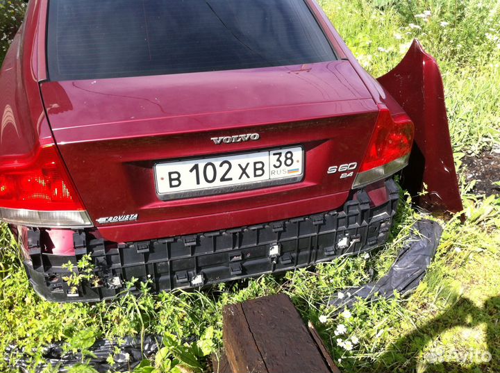 Продаю задний бампер на вольво s60