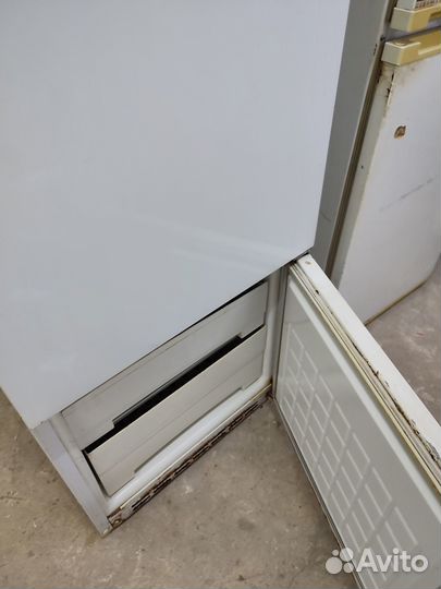 Холодильник бирюса